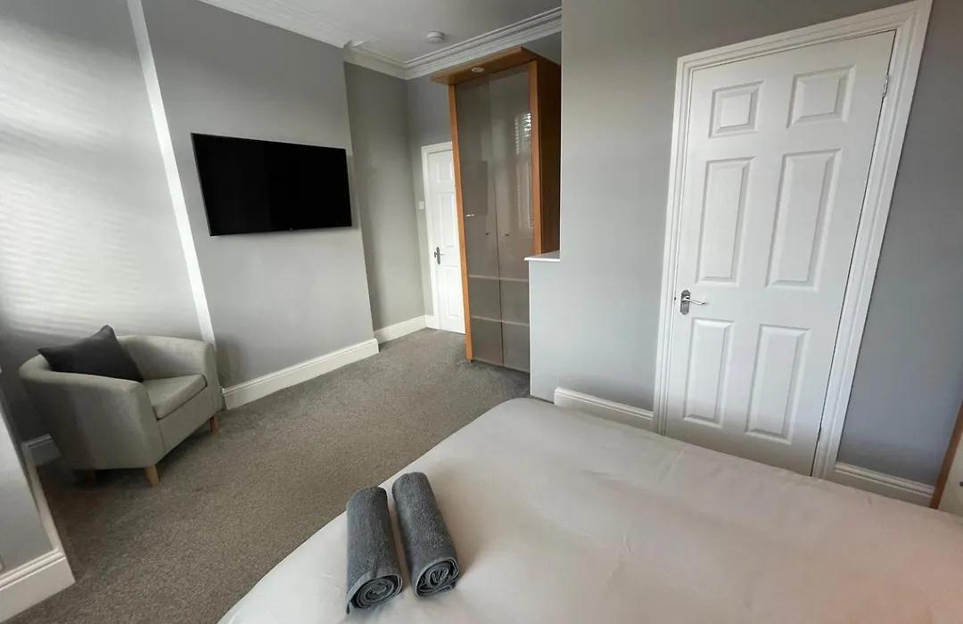 Delightful Home In Manchester-1